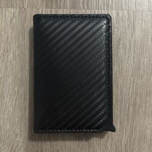 Leather Carbon Fiber Wallet with AirTag Holder and Cascading Cards